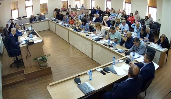 Общински съветник в Созопол опита да навакса 4 години активност за едно заседание – неуспешно