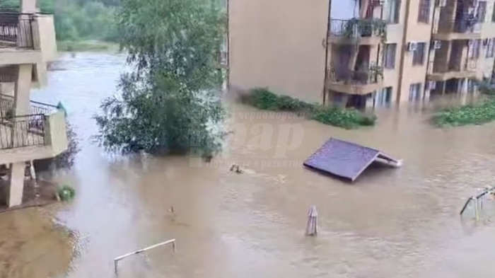 Отпускат по 15 000 лева еднократна помощ за семействата на загиналите при наводнението в община Царево
