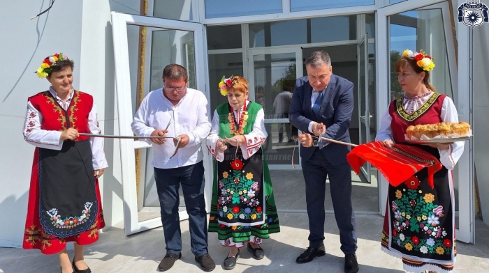 В Оризаре се сдобиха с многофункционална сграда, лентата преряза Николай Димитров