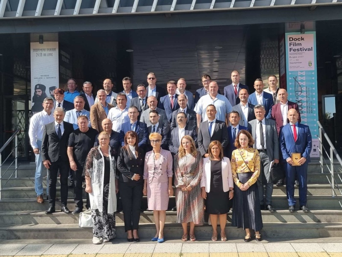 Мандат 2019-2023 на Общински съвет – Бургас приключи с церемония и снимка за спомен (ГАЛЕРИЯ)