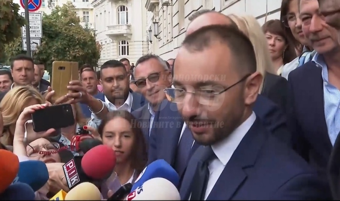 Антон Хекимян е кандидатът на ГЕРБ за кмет на София