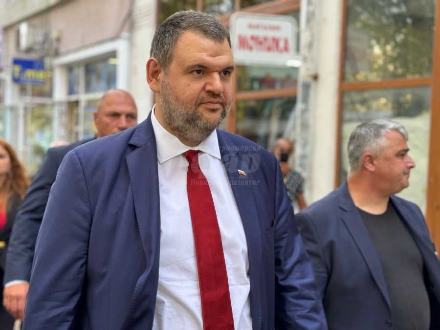 Делян Пеевски: Премиерът да докладва писмено на парламента казуса „Лукойл“