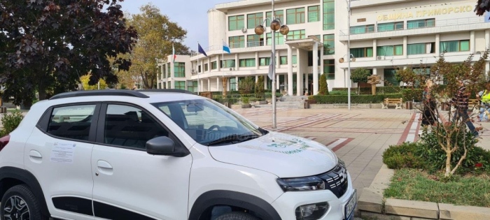 Община Приморско се сдоби с електромобил