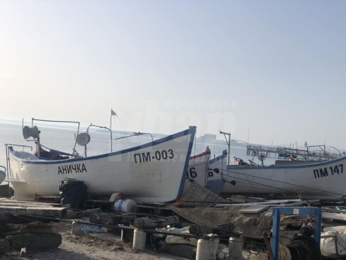 Лефер се появи за кратко в Поморие, отплува към Царево