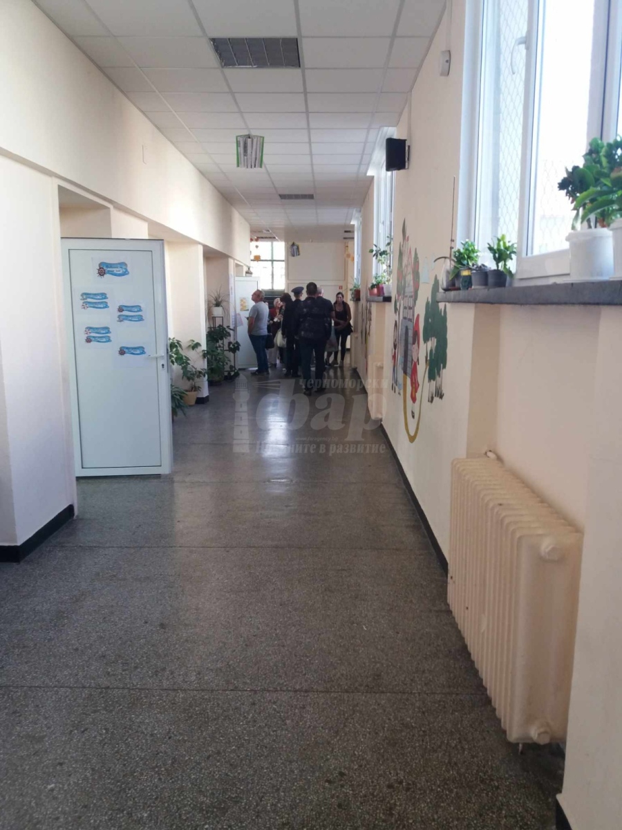 Вяло започна изборният ден в „Зорница“