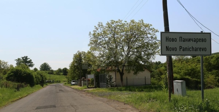  В Ново Паничарево -изсипват с автобуси избиратели