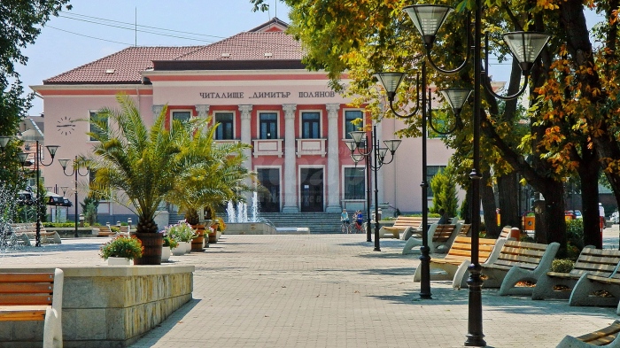 В Карнобат гласуват активно
