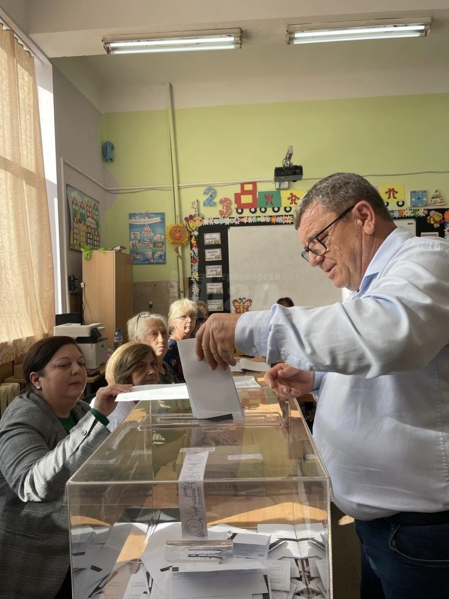 Жельо Вардунски си остава кмет на Камено