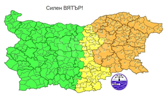 Кодове за опасно време в половин България за неделя (КАРТА) 