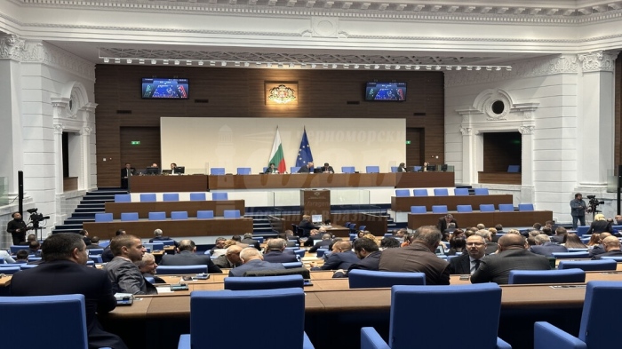 Парламентът създава комисия за насилието на протеста
