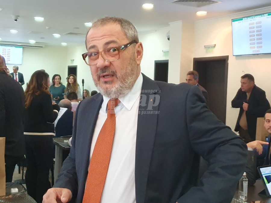 Д-р Митев влиза в общинската администрация