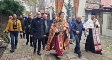 Морските градове Созопол и Черноморец отбелязаха Никулден, заключиха морето 