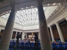 Парламентът ще гласува отново на първо четене промените в Конституцията 