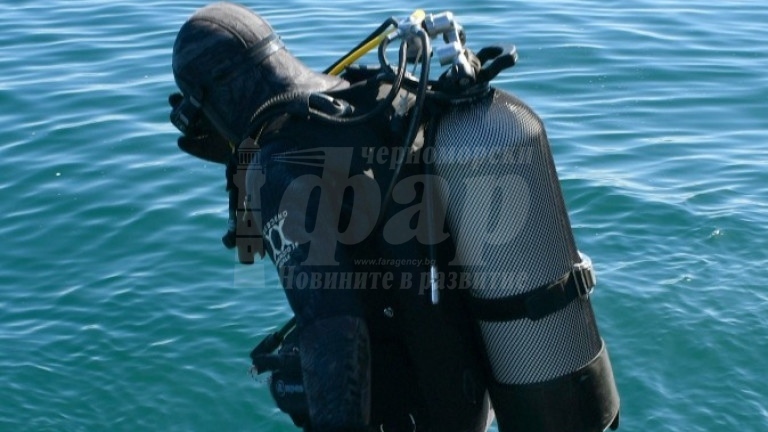 Водолази откриха бойни пистолети в морето край Бургас