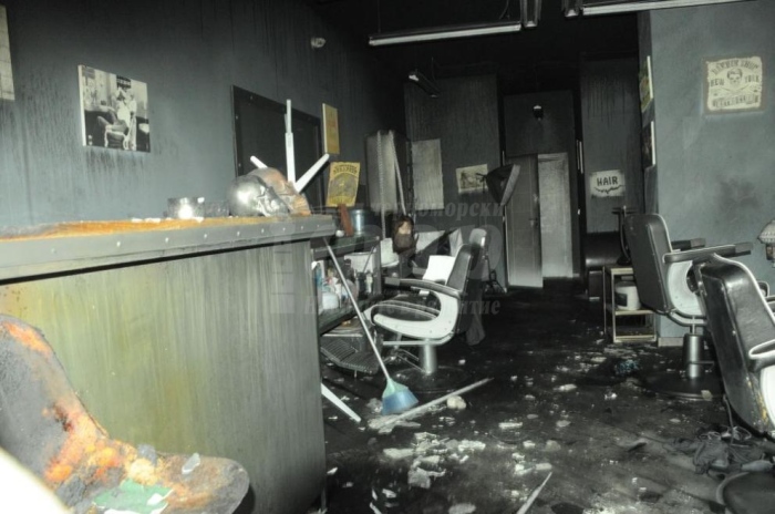 Отмъщение и финансови мотиви стоят в основата на палежа на фризьорски салон в Бургас 