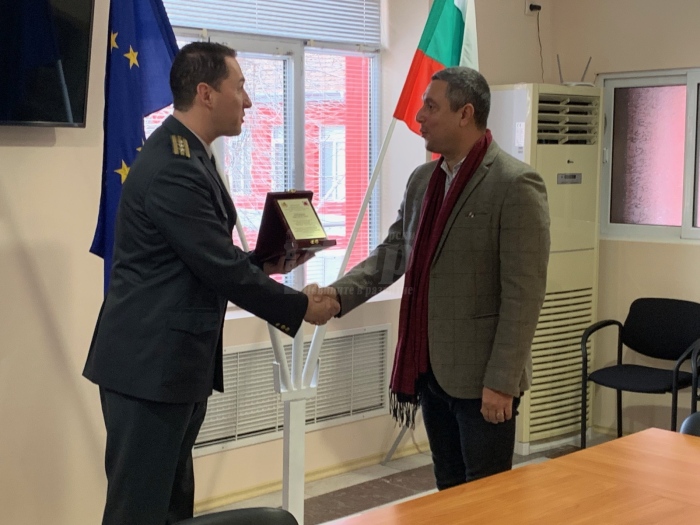 Наградиха дългогодишния кмет на Царево Георги Лапчев с плакет от Пожарната