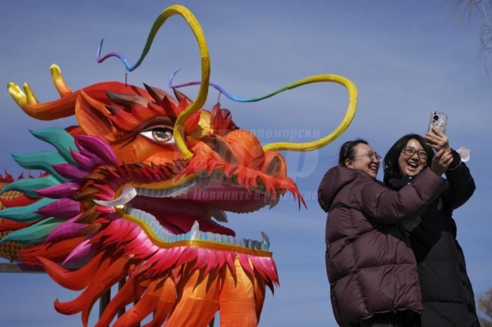 В Китай посрещат Годината на дракона, какви са традициите 