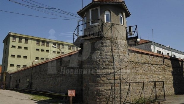 При сбиване между затворници в Бургас един загина