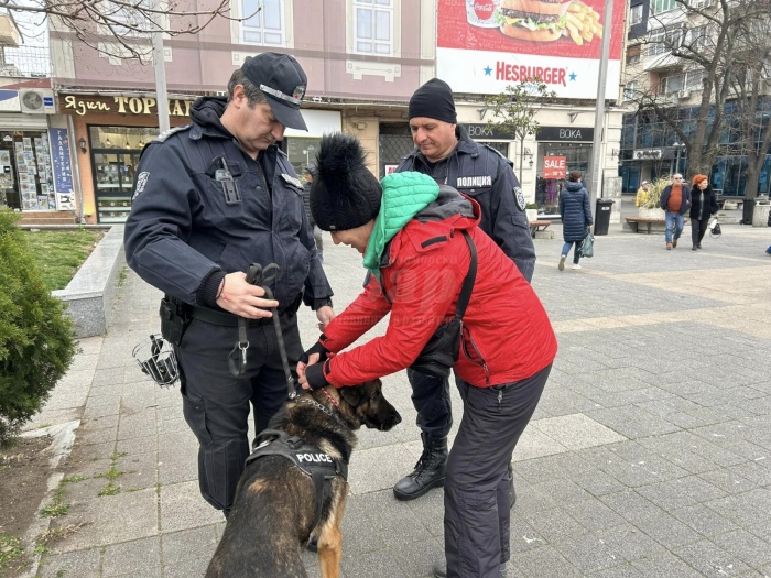 Полицейското куче Бим получи мартеница