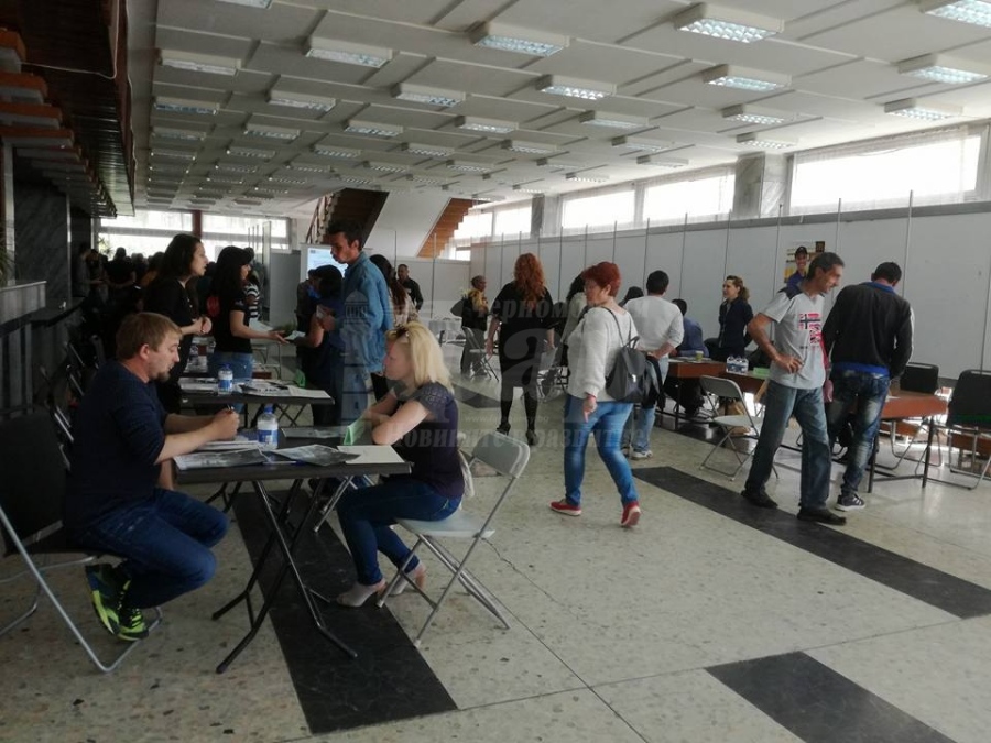 Над 40 работодатели ще участват утре в специализираната трудова борса
