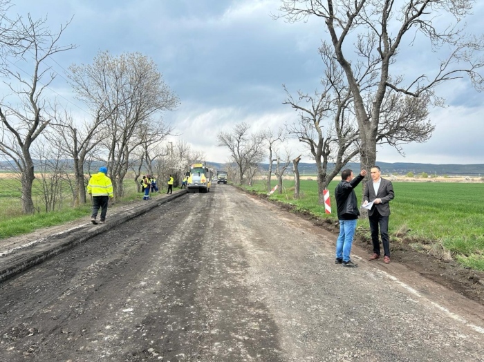 Започна ремонт на основния път за кварталите „Черно море“ и “Рудник“
