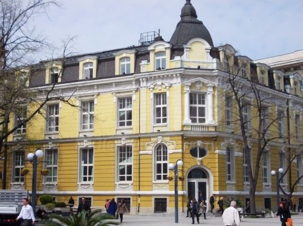 НАП напомня:  Българите с имоти в чужбина са задължени да ги декларират до 30 април
