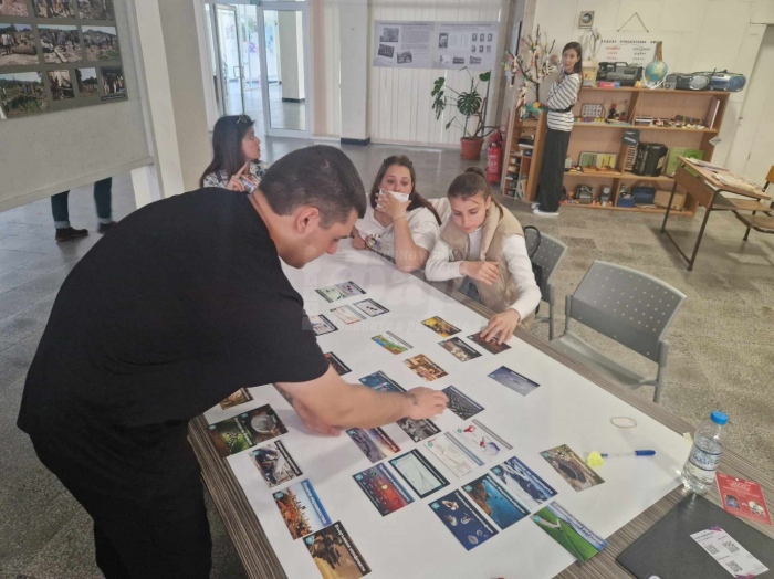 26 бургаски студенти премериха знания в образователната еко игра „Климатична фреска“