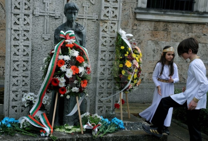 Арменците в Бургас почетоха паметта на жертвите на геноцида