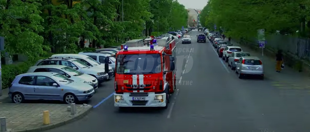 С видеоклип призовават шофьорите да паркират правилно, за да не пречат на пожарни и линейки