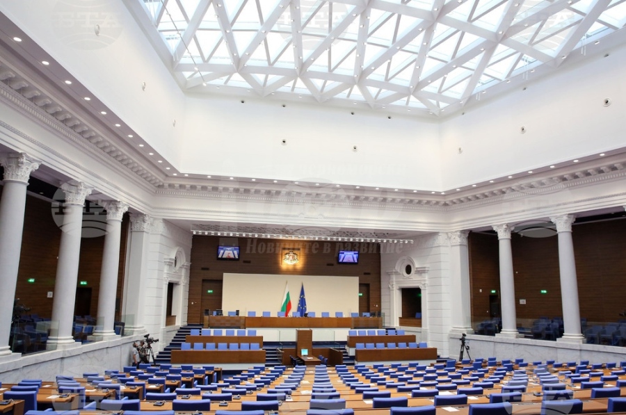 Извънредното заседание на парламента за цената на тока се провали 
