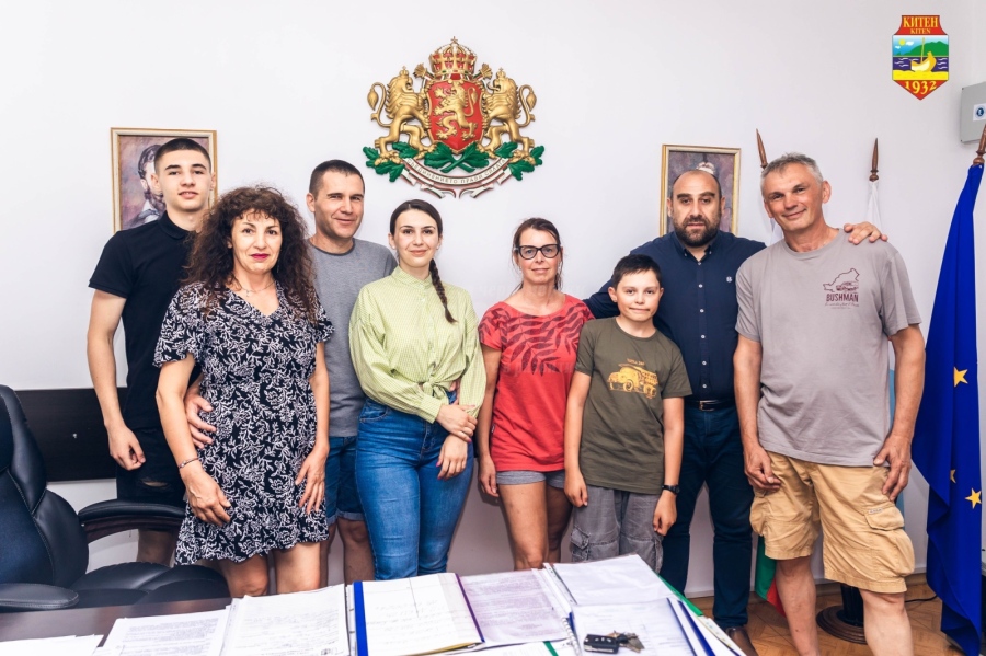 Чехът Лудя посещава Китен за 30 път, получи грамота от кмета на града  