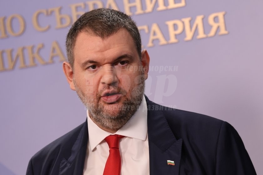 Делян Пеевски: Честит Рамазан Байрам!