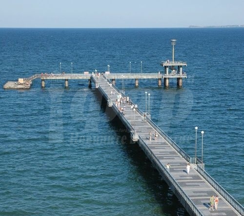 Утре моста ще светне в синьо. Вижте защо
