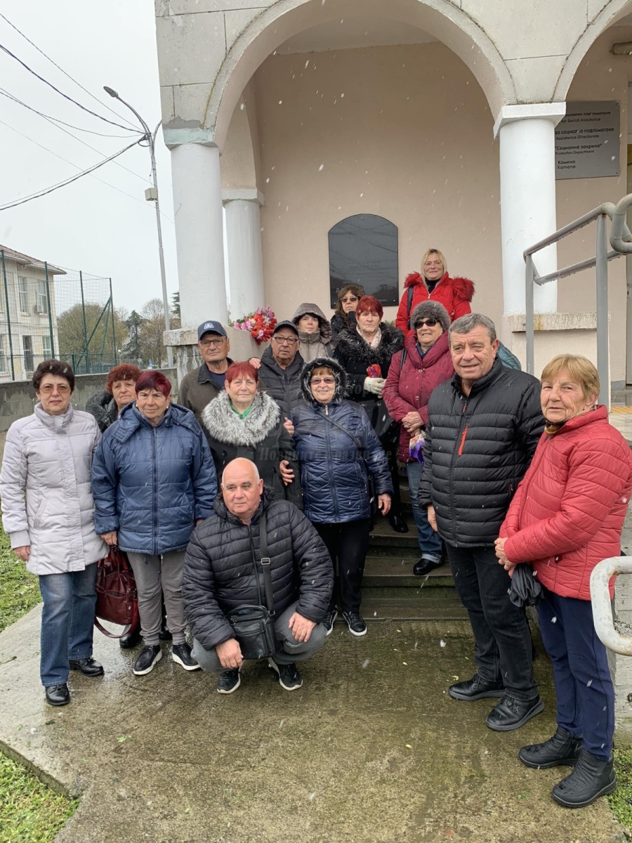 Паметна плоча на д-р Георги Барбутов бе открита в Камено