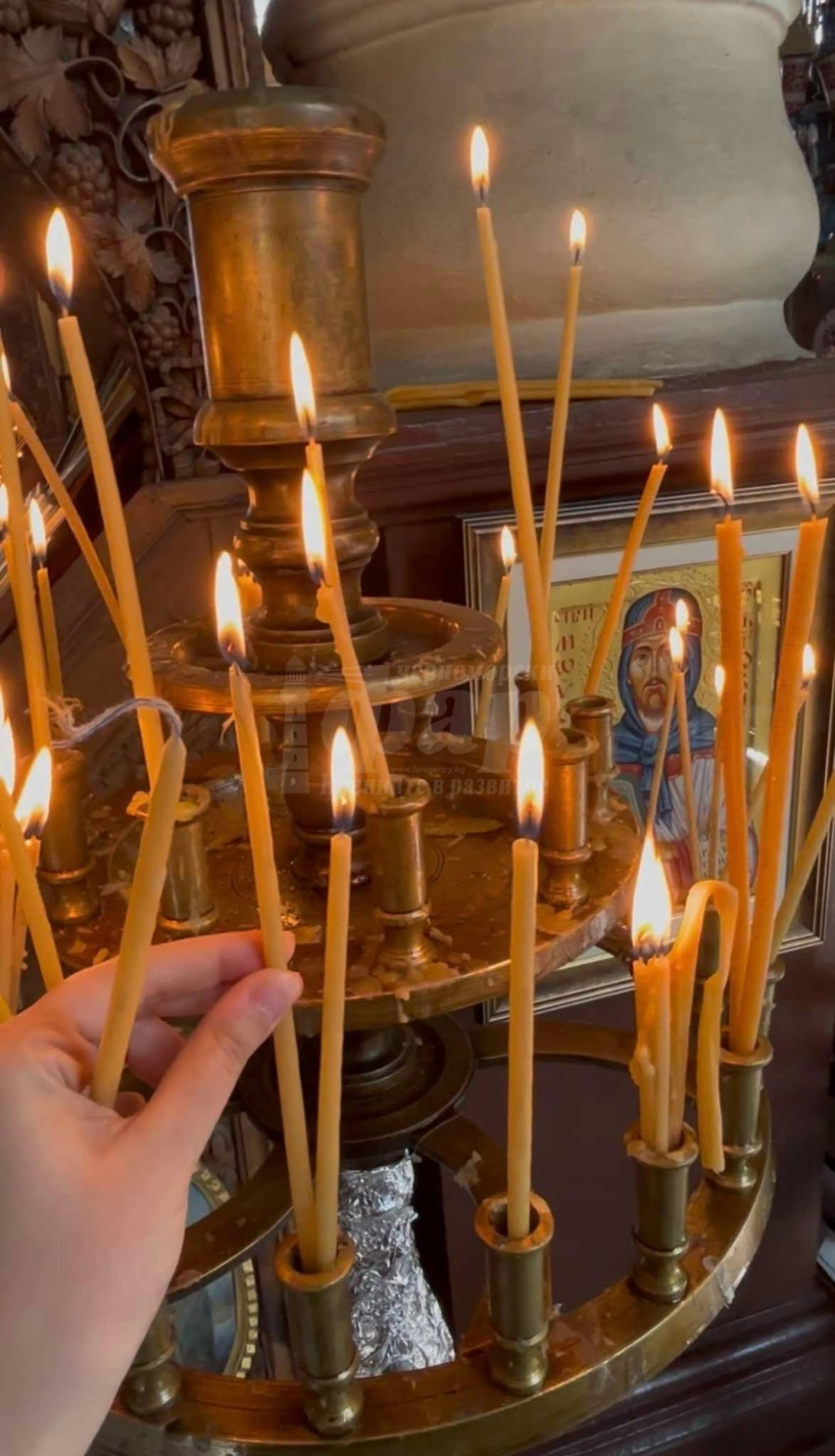 Политическият елит у нас поздрави християните за Великден