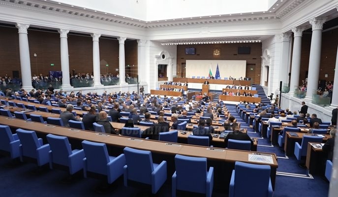 След празниците: Депутатите се връщат за кратко