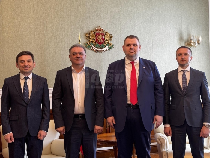 Възходът продължава! Пеевски прие кмета на Борино Караахмед, който се присъедини към \