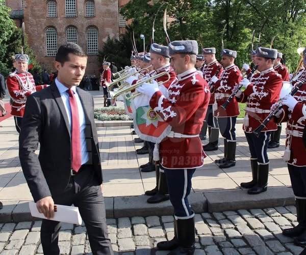 Кметът на Царево: Да бъдем горди наследници на героите и достойни пазители на родното!