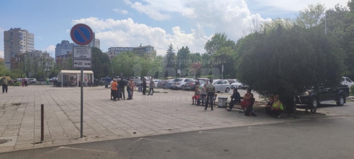 Близки на блъснатото в Горно Езерово дете наобиколиха Спешното в Бургас