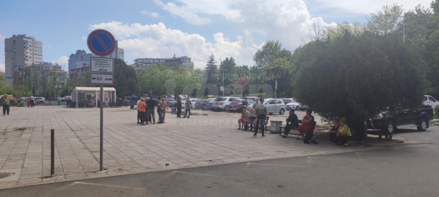 Близки на блъснатото в Горно Езерово дете наобиколиха Спешното в Бургас
