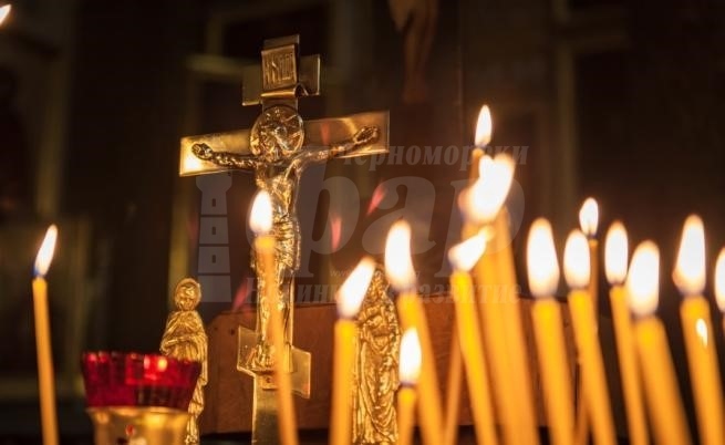 На летния Никулден черпят тези хора...