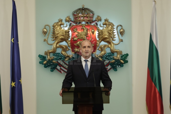 Радев: Внасям в НС предложение за национален референдум за еврото