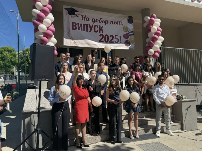 Тържествено изпращане получи Випуск 2025 на СУ „Н. Й. Вапцаров“ – Царево