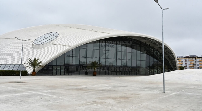 До месец сертифицират пистата за лека атлетика в „Арена Бургас“, градът кандидатства за голямо състезание