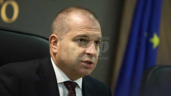 Гроздан Караджов ще проведе работно съвещание във влака София-Бургас 