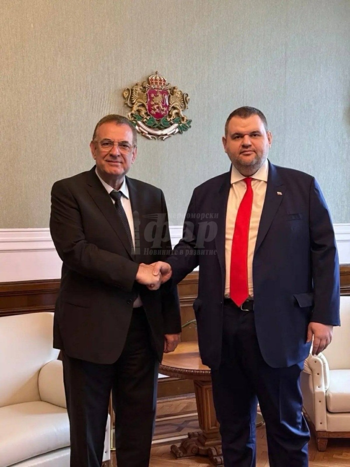 Пеевски и Чакъров се обединяват \