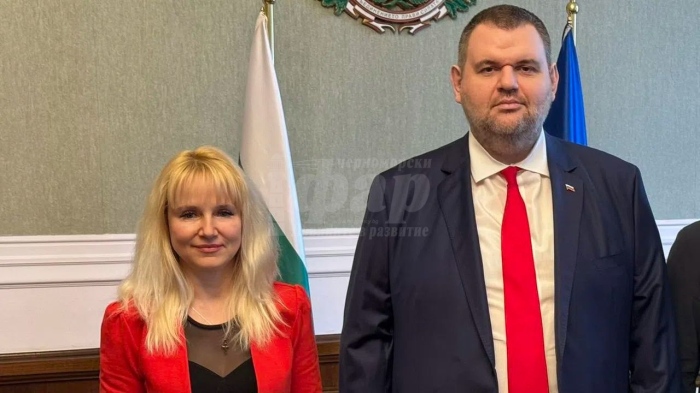 Ваня Василева напусна групата на Доган и се присъедини към \