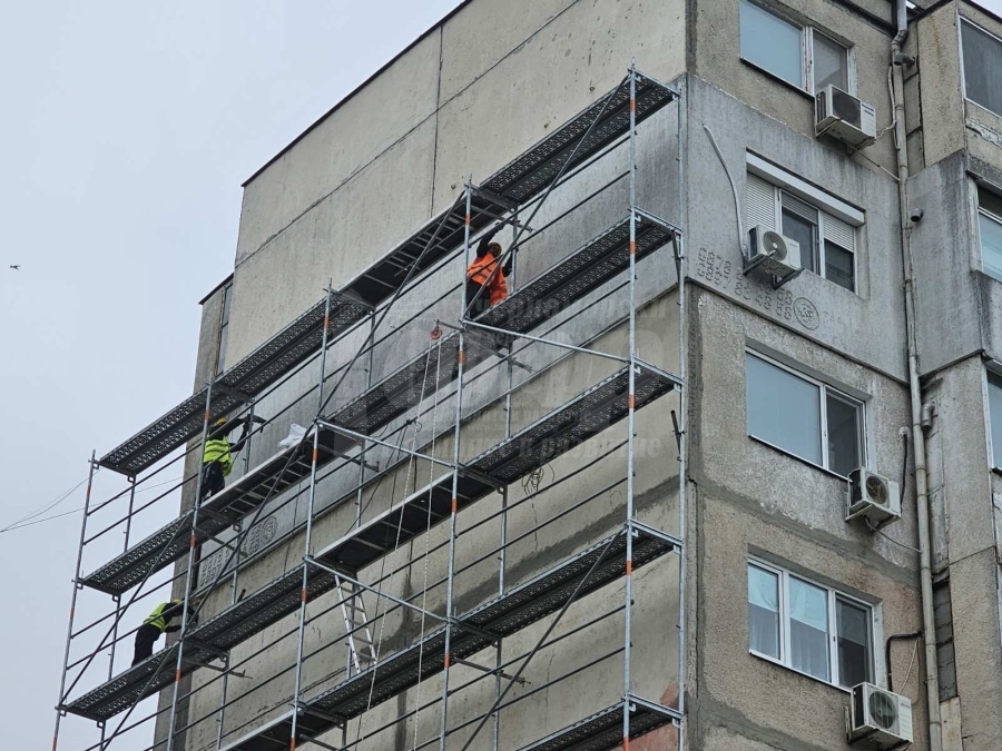 Блокове от резервния списък за саниране вече са с обществени поръчки