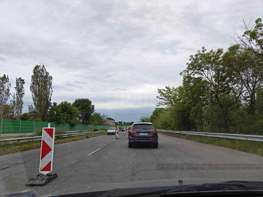Утре пускат движението по пътя Бургас – „Сарафово“