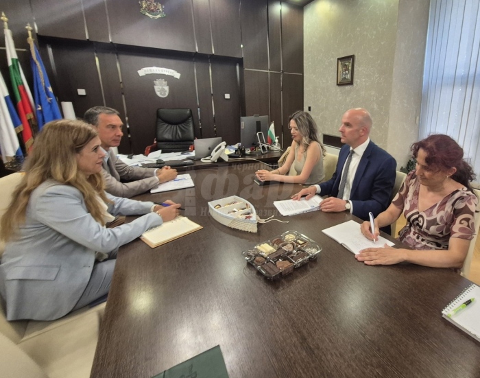 Кмет и посланик говориха за повече целогодишни полети Бургас-Великобритания